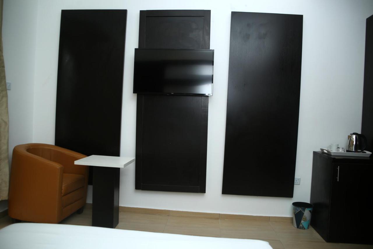 Hotel Capitol Икея Экстерьер фото