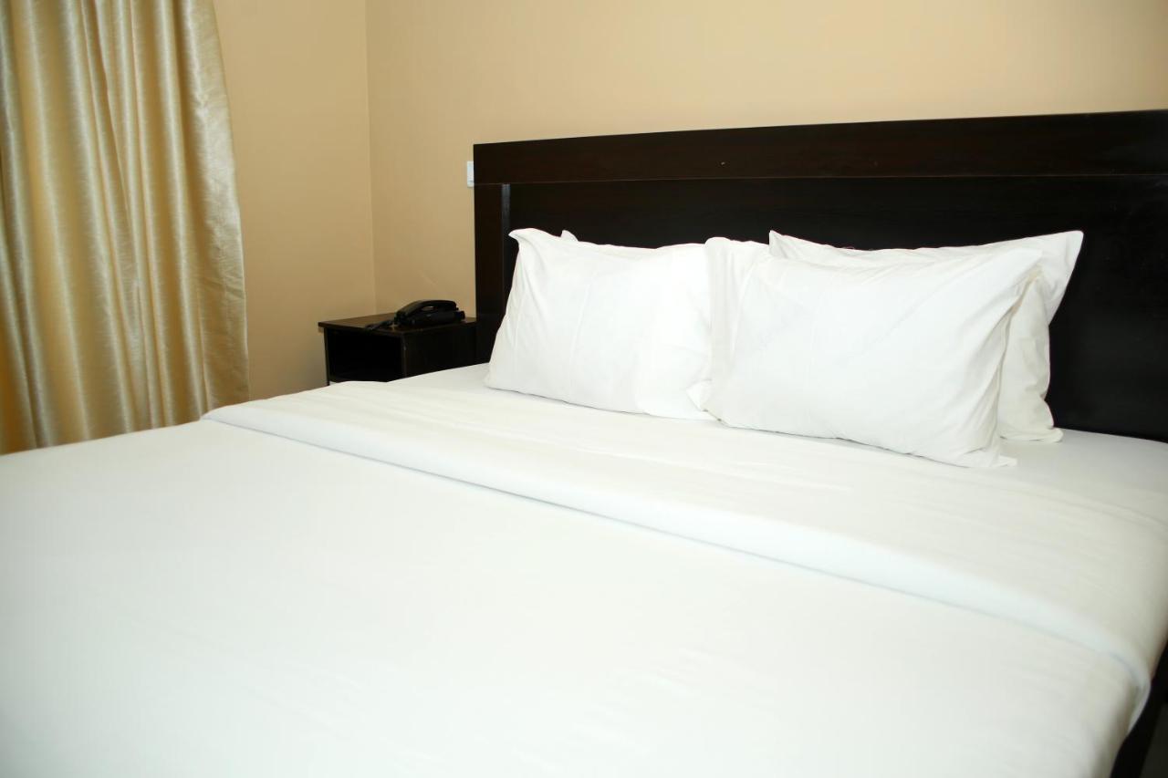 Hotel Capitol Икея Экстерьер фото