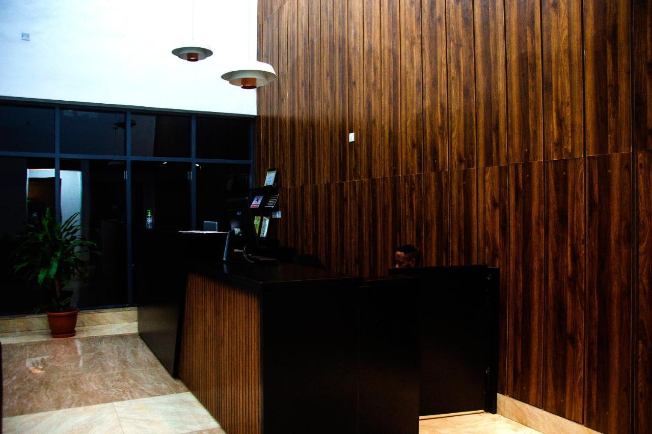 Hotel Capitol Икея Экстерьер фото