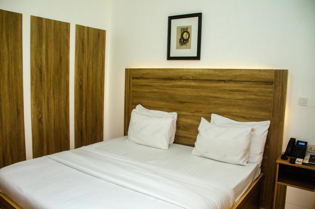 Hotel Capitol Икея Экстерьер фото