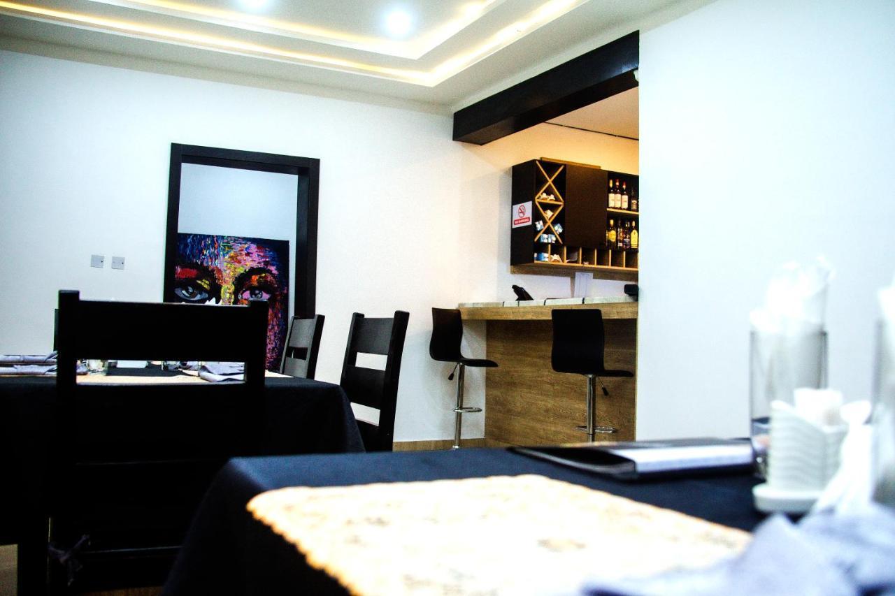 Hotel Capitol Икея Экстерьер фото