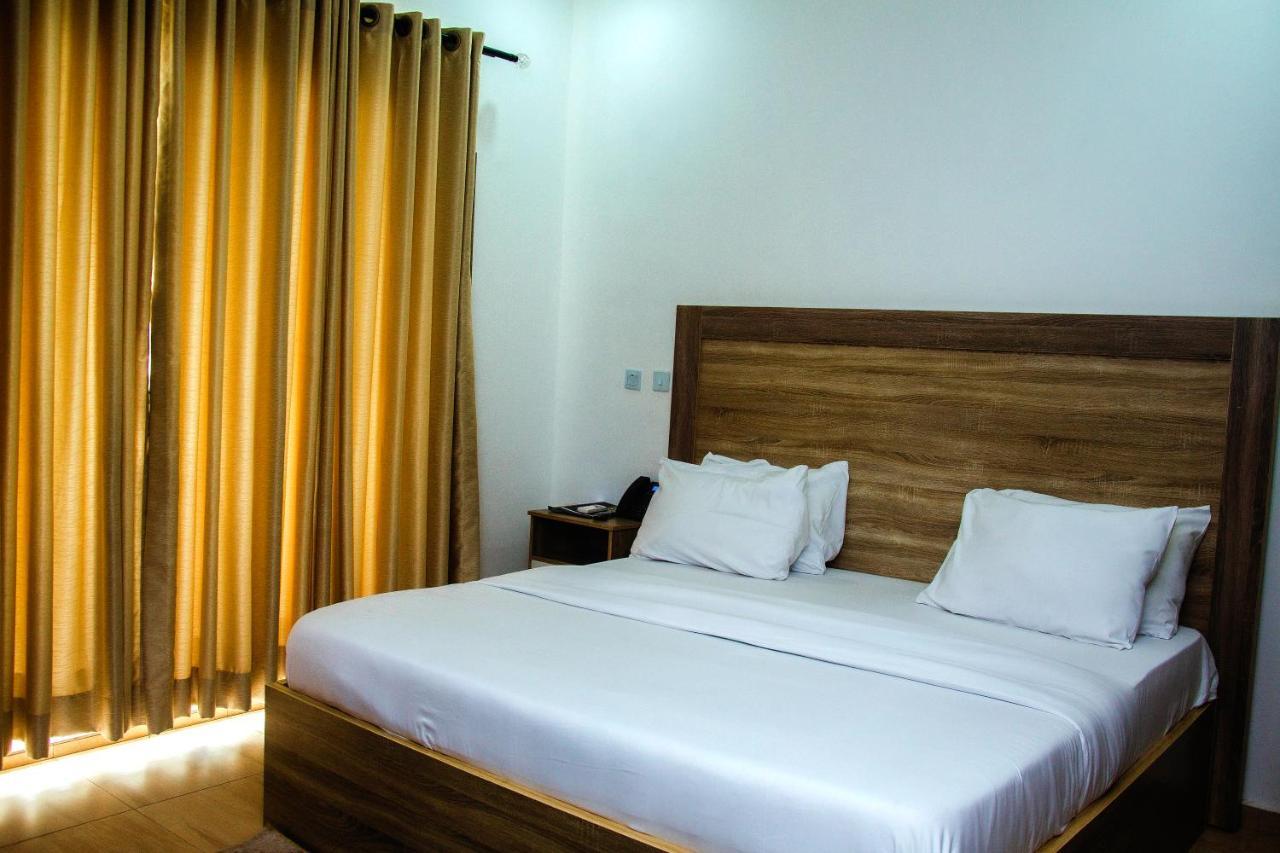 Hotel Capitol Икея Экстерьер фото